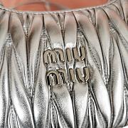 Bagsaaa Miumiu Wander Matelasse Leather Silver 20cm - 6