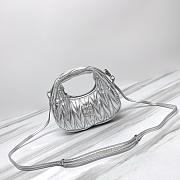 Bagsaaa Miumiu Wander Matelasse Leather Silver 18cm - 1