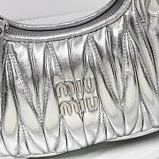 Bagsaaa Miumiu Wander Matelasse Leather Silver 18cm - 2