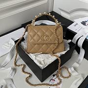 Bagsaaa Chanel Clutch With Chain Lambskin, Imitation Pearls Beige - 1
