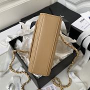 Bagsaaa Chanel Clutch With Chain Lambskin, Imitation Pearls Beige - 5