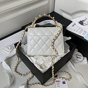 Bagsaaa Chanel Clutch With Chain Lambskin, Imitation Pearls White - 6
