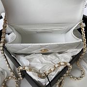 Bagsaaa Chanel Clutch With Chain Lambskin, Imitation Pearls White - 5