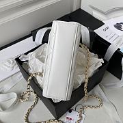Bagsaaa Chanel Clutch With Chain Lambskin, Imitation Pearls White - 4
