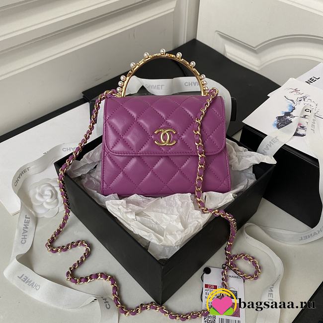 Bagsaaa Chanel Clutch With Chain Lambskin, Imitation Pearls Purple - 1