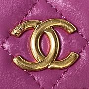 Bagsaaa Chanel Clutch With Chain Lambskin, Imitation Pearls Purple - 5