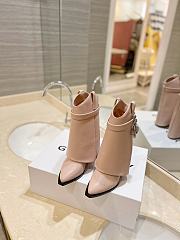 	 Bagsaaa Givenchy Shark Lock Ankle Boots in leather light pink - 6