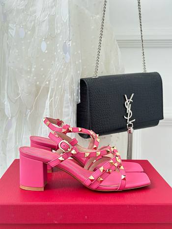 Bagsaaa Valentino Garavani Rockstud-embellished flat pink leather sandals