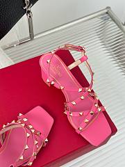 Bagsaaa Valentino Garavani Rockstud-embellished flat pink leather sandals - 4