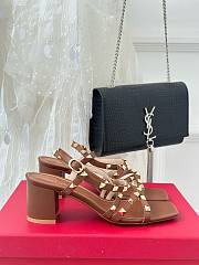 Bagsaaa Valentino Garavani Rockstud-embellished flat brown leather sandals - 1