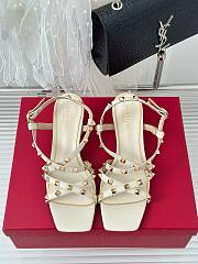Bagsaaa Valentino Garavani Rockstud-embellished flat white leather sandals - 4