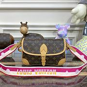 Bagsaaa Louis Vuitton Diane M46049 25.0 × 9.0 × 15.0 CM - 1