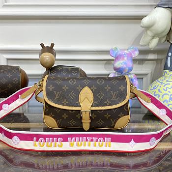 Bagsaaa Louis Vuitton Diane M46049 25.0 × 9.0 × 15.0 CM