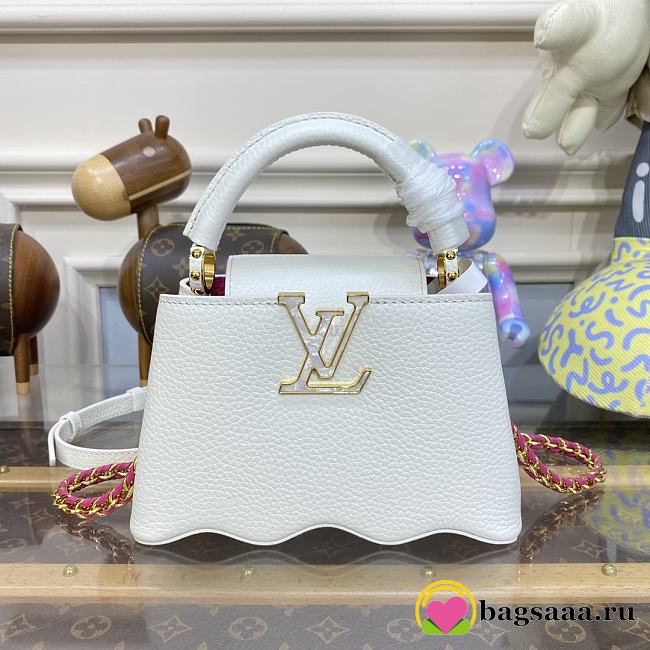 Bagsaaa Louis Vuitton Capucines Taurillon Capushell White - 21*14*8cm - 1