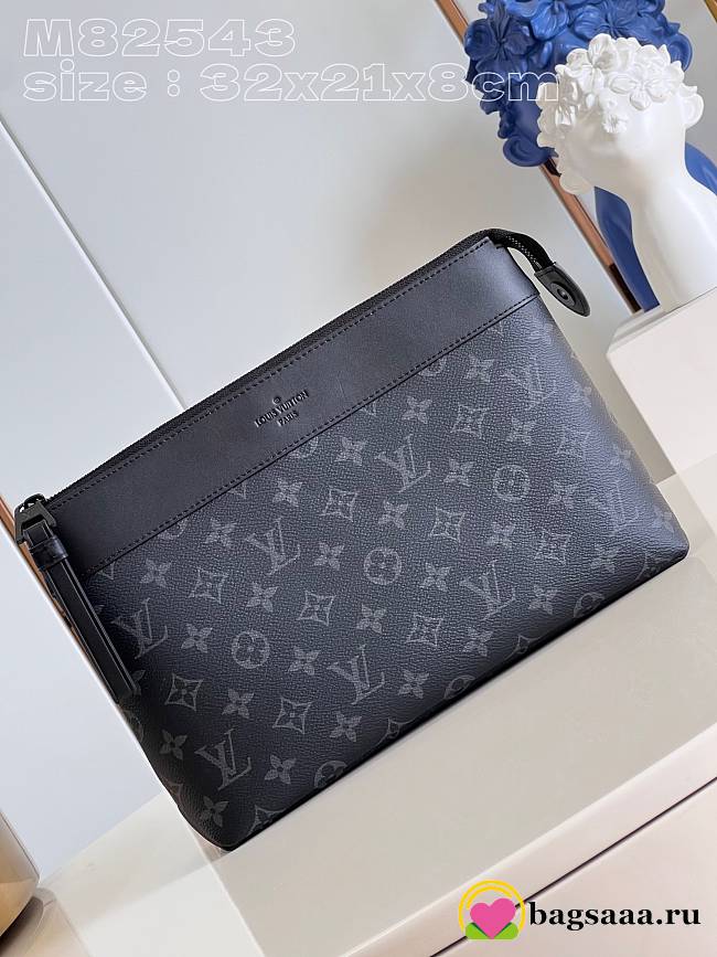 Bagsaaa Louis Vuitton Pochette Voyage Souple Black Monogram - M82543 - 32 x 21 x 8cm - 1