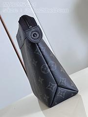 Bagsaaa Louis Vuitton Pochette Voyage Souple Black Monogram - M82543 - 32 x 21 x 8cm - 2