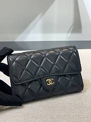 	 Bagsaaa Chanel Wallet Black Lambskin Gold Hardware - 18 x 11 cm - 1