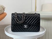 Bagsaaa Chanel Chevron Flap Bag Lambskin Leather Black - 25cm - 1