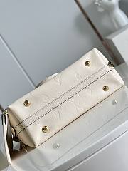 	 Bagsaaa Louis Vuitton Carryall PM bag White - 6