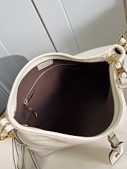 	 Bagsaaa Louis Vuitton Carryall PM bag White - 4