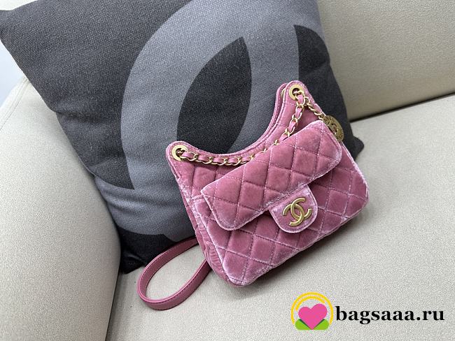 Bagsaaa Chanel Small Hobo Bag Velvet & Gold Metal - 17 × 19 × 6 cm - 1