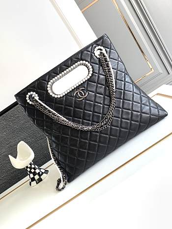 Bagsaaa Chanel Shopping Bag Aged Shiny Lambskin, Crystal Pearls & Black Metal Black