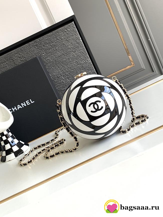 Bagsaaa Chanel SPHERE MINAUDIERE Plexi & Gold-Tone Metal Black & White - 1