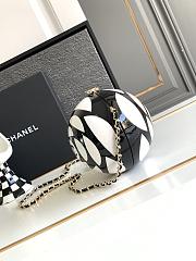 Bagsaaa Chanel SPHERE MINAUDIERE Plexi & Gold-Tone Metal Black & White - 4