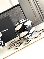 Bagsaaa Chanel SPHERE MINAUDIERE Plexi & Gold-Tone Metal Black & White - 3
