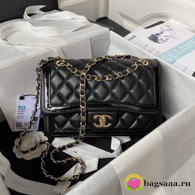 Bagsaaa Chanel Flap Bag with patent line black - 16×23×6cm - 1