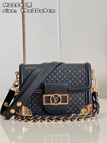 	 Bagsaaa Louis Vuitton Mini Dauphine Black