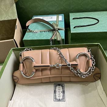 Bagsaaa Gucci Horsebit Chain Medium Shoulder Bag In Rose Beige 