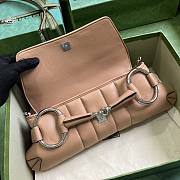 Bagsaaa Gucci Horsebit Chain Medium Shoulder Bag In Rose Beige  - 3