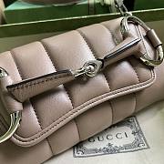 Bagsaaa Gucci Horsebit Chain Small Shoulder Bag taupe - 2