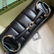 Bagsaaa Gucci Horsebit Chain Medium Shoulder Bag In Black - 2