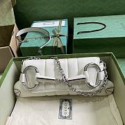 	 Bagsaaa Gucci Horsebit Chain Medium Shoulder Bag In White - 4