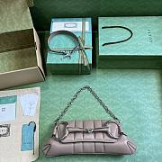 	 Bagsaaa Gucci Horsebit Chain Medium Shoulder Bag In Taupe - 1