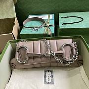 	 Bagsaaa Gucci Horsebit Chain Medium Shoulder Bag In Taupe - 4