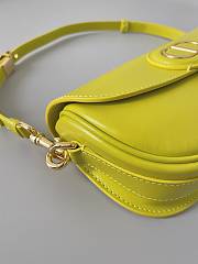 	 Bagsaaa Dior Bobby East-West Bag Light Yellow Neon - 21 x 12 x 5.1 cm - 5