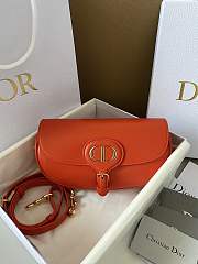 	 Bagsaaa Dior Bobby East-West Bag Orange Neon - 21 x 12 x 5.1 cm - 1