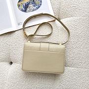 	 Bagsaaa Dior Montaigne Beige Bag - 24 x 17 x 8 cm - 3