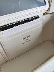 	 Bagsaaa Chanel Vanity Caviar White Leather - 17x9.5x8cm - 6