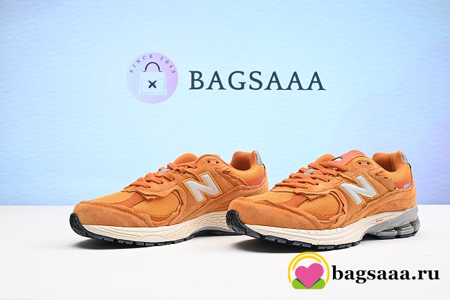 Bagsaaa New Balance Orange Sneakers - 1