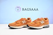 Bagsaaa New Balance Orange Sneakers - 1