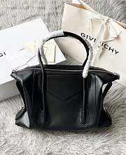 Bagsaaa Medium Antigona Soft Lock bag in black smooth leather - 44*34*7cm - 2