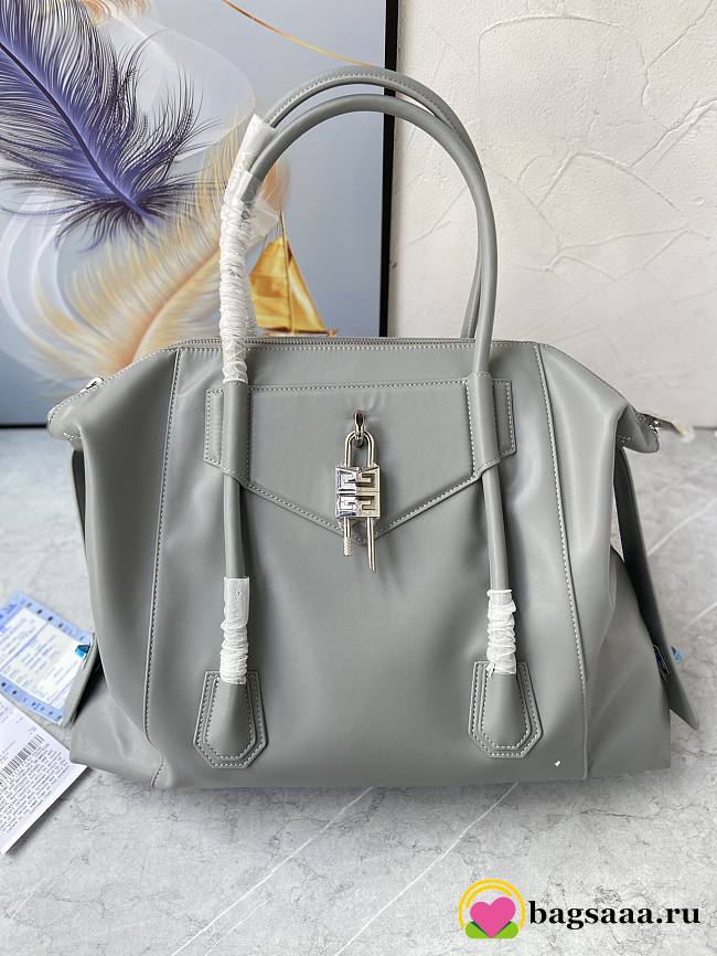 	 Bagsaaa Medium Antigona Soft Lock bag in grey smooth leather - 44*34*7cm - 1