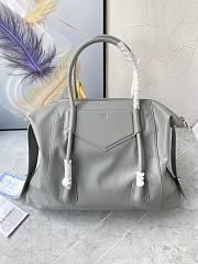 	 Bagsaaa Medium Antigona Soft Lock bag in grey smooth leather - 44*34*7cm - 3