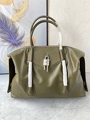 	 Bagsaaa Medium Antigona Soft Lock bag in green smooth leather - 44*34*7cm - 1