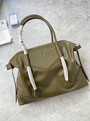 	 Bagsaaa Medium Antigona Soft Lock bag in green smooth leather - 44*34*7cm - 2