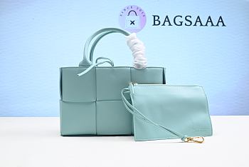 Bagsaaa Bottega Veneta Mini Arco Tote Bag in Intreccio Leather - 25x16x8cm